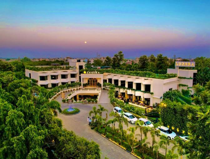 Luxera Hotels & Resorts Nueva Delhi Exterior foto